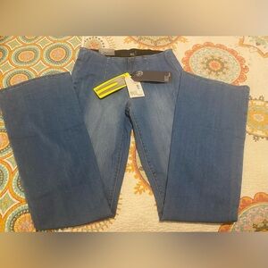 NWT 1882 Denim Emilia Pull On Boot-Cut High Rise Stretch Size 4